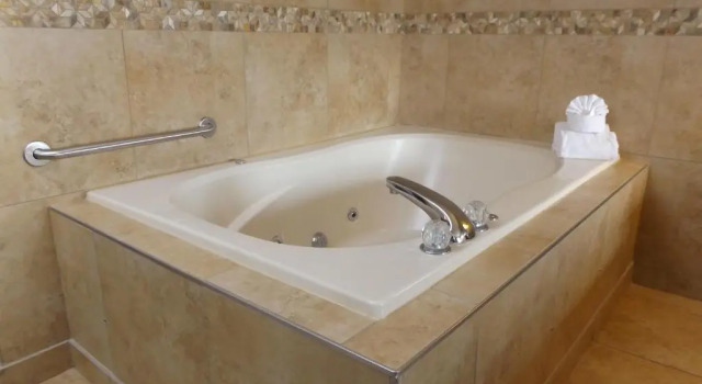 Номер Standard Цокольный этаж Angel Inn Near IMAX, a Travelodge by Wyndham