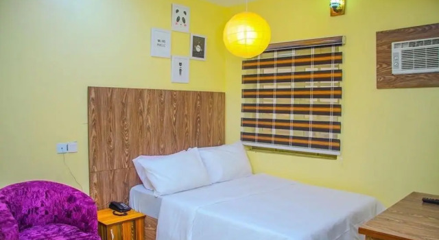 Номер Deluxe Ontario Suites