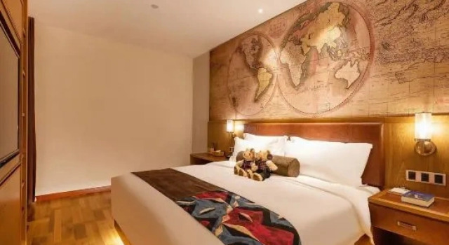 Трёхместный люкс Deluxe James Joyce Coffetel (Beijing Tongzhou Universal resort)