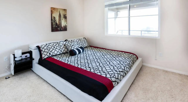 Heaven on Washington Fully Furnished Apartments, Забронировать Апартаменты/квартира Отели Вашингтона с парковкой, рядом с Brigadier General Count Casimer Pulaski Statue, Парковка