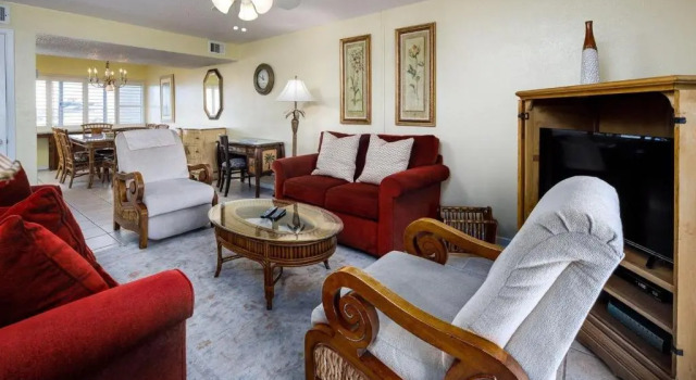 Апартаменты Seaspray Condos 110D