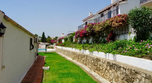 RIVIERA PLAYA 200m to the beach in Riviera del Sol, Mijas Costa, Забронировать Отель Михас Коста-дель-Соль, рядом с Cabo Rocoso Beach