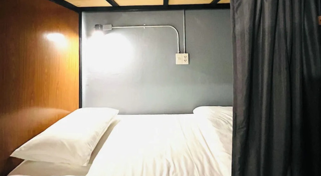 Кровать в общем номере (женский номер) The Backpack Hostel