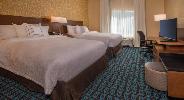 Четырёхместный номер Standard Fairfield Inn & Suites by Marriott Altoona