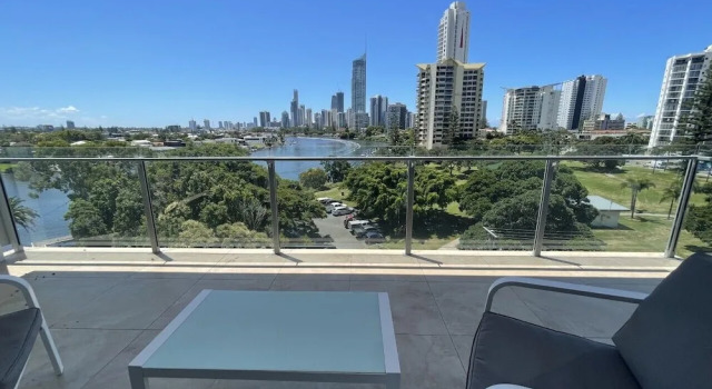 Апартаменты Deluxe Serenity Surfers Paradise