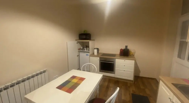 Кровать в общем номере с балконом и с видом на город FG Boutique Hostel