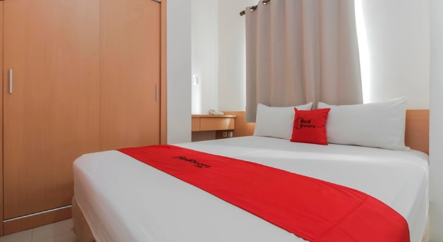 Premium chambre RedDoorz Plus near Galaxy Bekasi