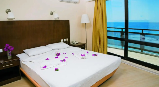 Номер Standard Orion Beach Hotel