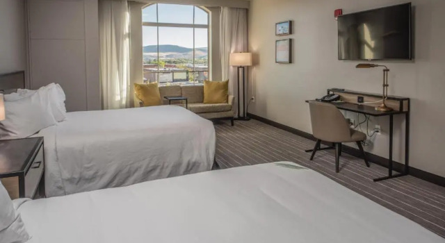 Четырёхместный номер Standard Hotel Windrow Downtown Ellensburg