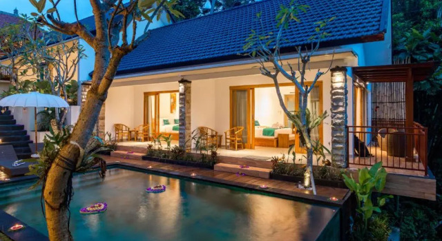 Люкс с видом на бассейн The Pesaren Ubud