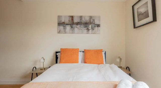 Апартаменты Warm Apartments in Queensway