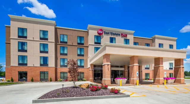 Кровать в общем номере Best Western Plus Centralia Hotel & Suites