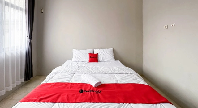 RedDoorz near Maulana Yusuf Stadium Serang, Buchen Sie Hotel Kumprung Banten