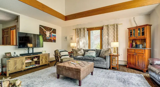 6 Mi to Okemo! Family Townhome in Lakeside Resort
