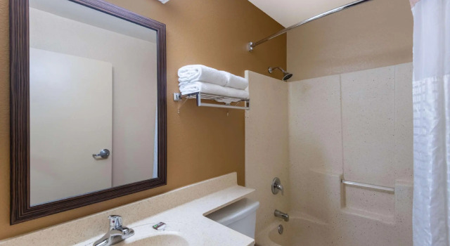 Двухместная студия Suburban Studios Columbus Fort Benning Area