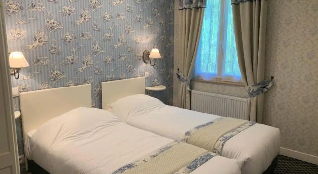 Auberge du port des Roches, Book Hostel / Vandrerhjem Luche-Pringe Sarthe