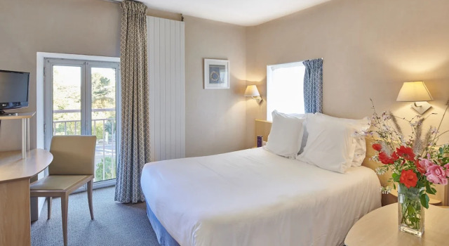 Номер Superior Hôtel Vacances Bleues Villa Caroline