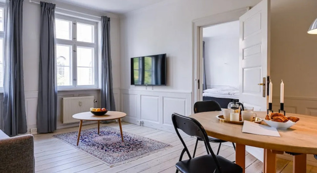 Cosy One-bedroom Apartment in the Heart of Christianshavn, Забронировать Апартаменты/квартира Кристиансхавн Копенгаген, рядом с Марморкиркен (Мраморная церковь)