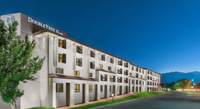 Номер Standard DoubleTree by Hilton Colorado Springs