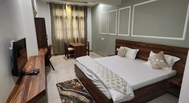 Hotel Meghna, Rezerwuj Hotel Hotele w Pithoragarh z parkingiem, Parking