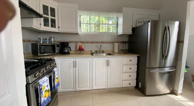 Апартаменты LUXURY NEW 2BDR 2BATH APT 10 Min DRIVING FROM THE AIRPORT AND BEACHES