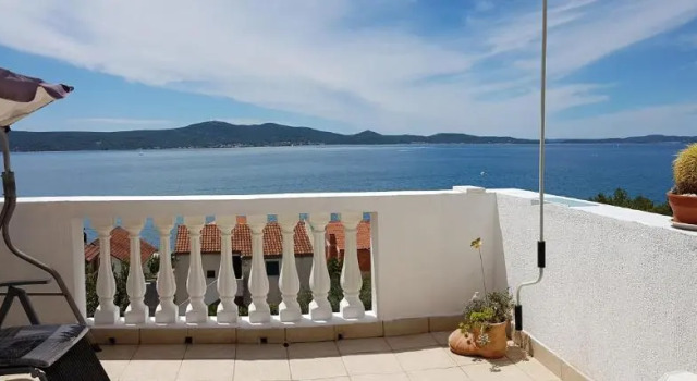 Студия с видом на море Apartments Brčić