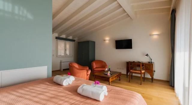 Il Bagnolo Eco Lodge, Забронировать Отель Отели озера Гарды с парковкой, Парковка