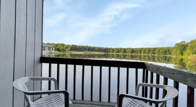 Четырёхместный номер Standard Waterbird Lakeside Inn