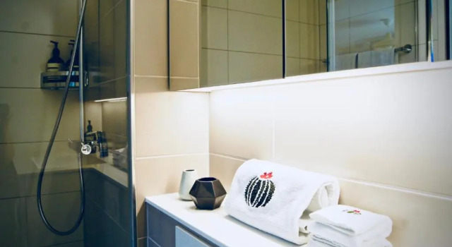 In Swiss Home - Barfüsserplatz Bar Street Apartment, Забронировать Апартаменты/квартира Отели Базеля с парковкой, рядом с Музей Антиквариата и коллекция Людвига, Парковка