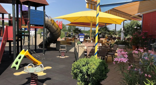 Семейный номер Standard Highway Hotel
