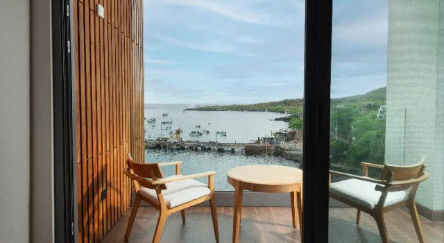 Четырёхместный номер Standard oceanfront Hotel Indigo - Galapagos by IHG