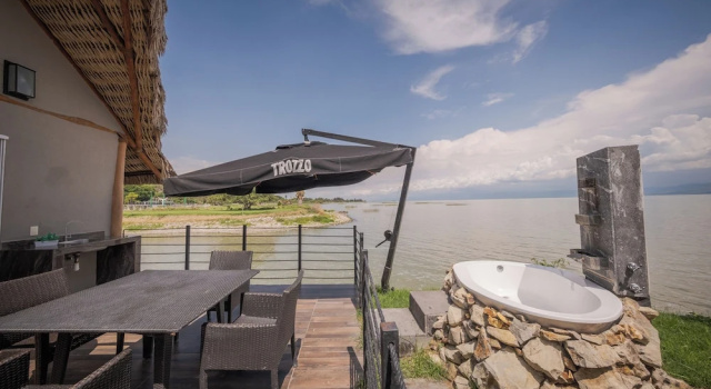 Номер Standard с балконом и с видом на озеро Nimue Marina Residence
