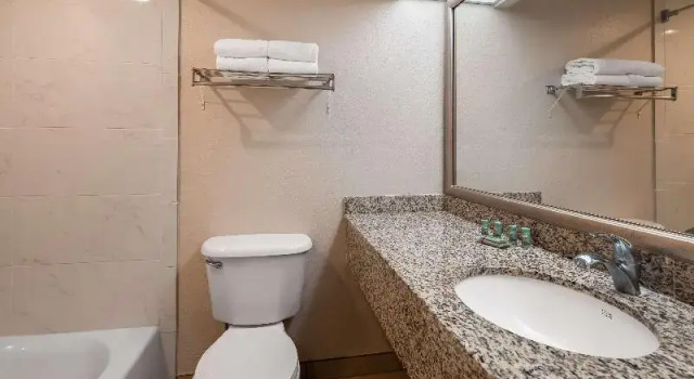 Четырёхместный люкс Best Western Tampa