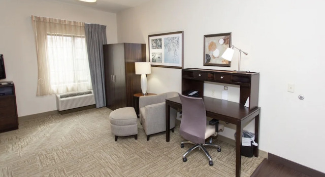 Люкс Staybridge Suites Bowling Green by IHG