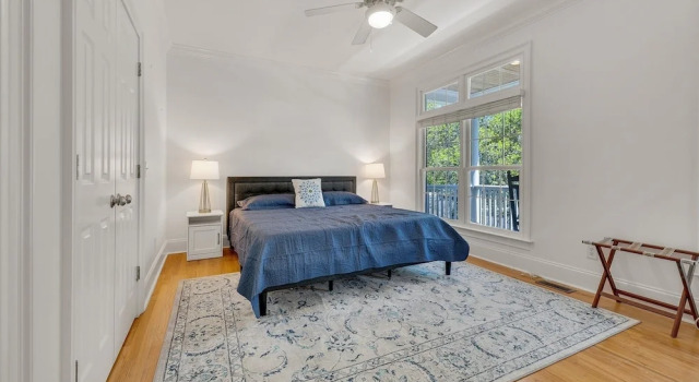 Tranquil Beach House Conveniently Located Near The Ocean Beach Retreat 5 Bedroom Home by Peace Vacations, Buchen Sie Ferienhaus Debordieu Colony USA