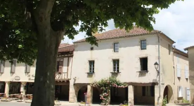 Les Hirondelles, Reservar Hotel Fources Gers