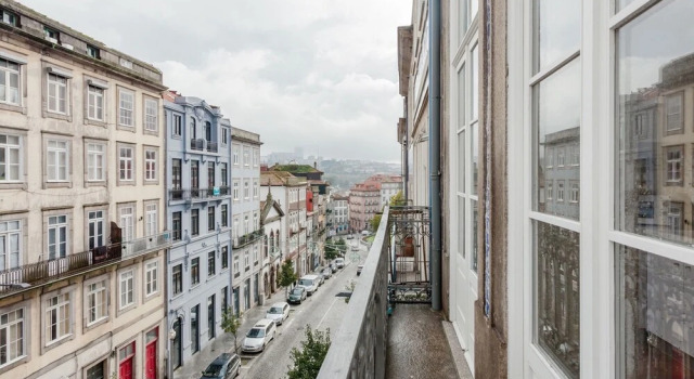 Nada04 · Studio Apartment With Balcony Next to Ribeira