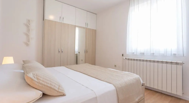 Apartments Gordana Jeličić, Prenota Appartamento Città di Lesina 