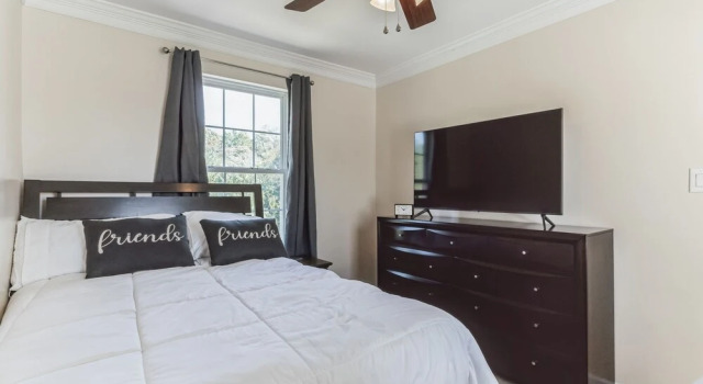 Leo Farm Villa - Beautiful Country Retreat 5 Bedroom Villa by RedAwning, Book Farm Stay Bel Alton United States of America