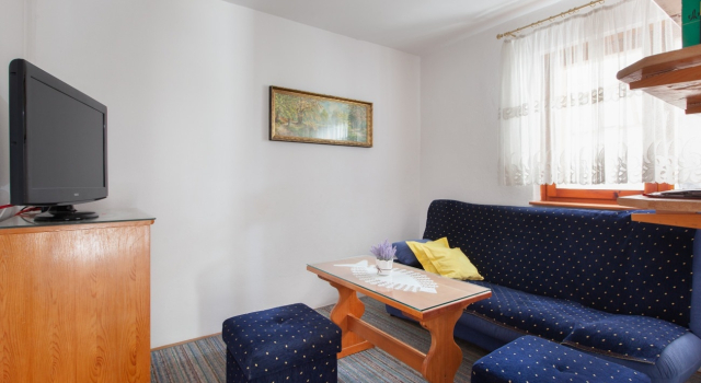 Apartment Ante M - 100 m from beach: A1 Brela, Riviera Makarska