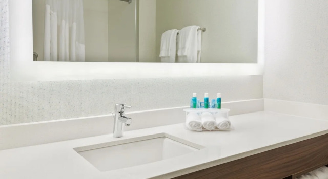Люкс Holiday Inn Express Hotel & Suites Bentonville by IHG