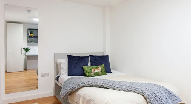 Rooms & Studios for STUDENTS Only BOLTON