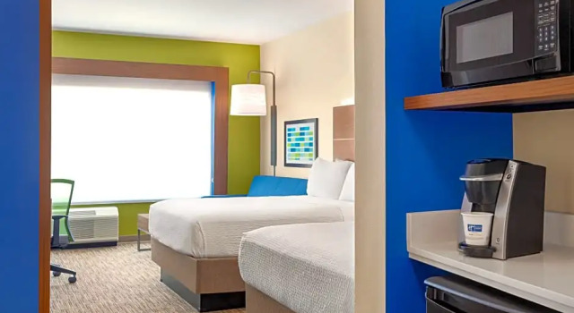 Четырёхместный люкс c 1 комнатой Holiday Inn Express & St Austin North Pflugerville