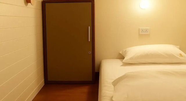 Кровать в общем номере Shanti Hostel