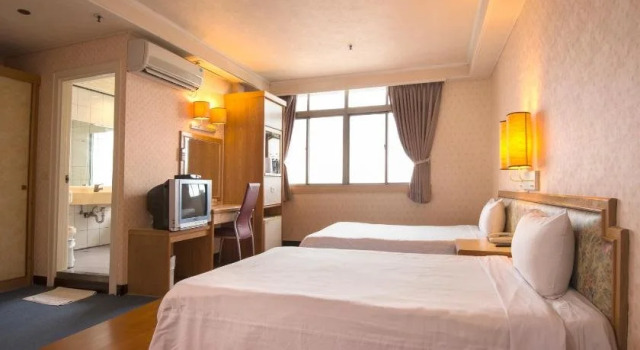 Asia Emperor Hotel, Забронировать Отель East District Тайнань, рядом с Муниципальный культурный центр Тайнань