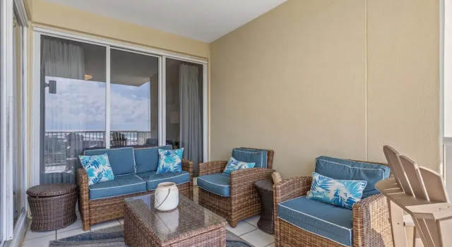 Crescent at Miramar-gulf Front Luxury Condo-free Beach Chairs!, Rezerwuj Hotel Hotele w Emerald Coast z parkingiem, Parking
