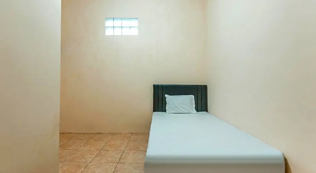 OYO Life 2424 Kost Luqman 2, Rezervovat Hotel Depok West Java