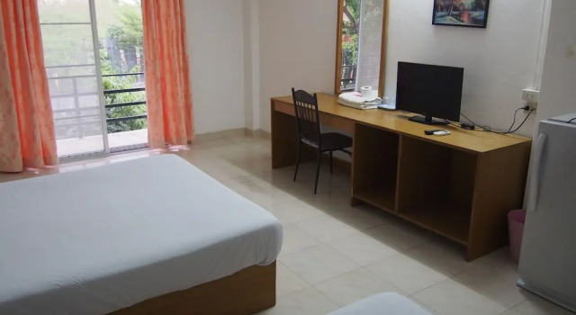 Двухместный номер Standard с балконом Baansakulpetch Hotel