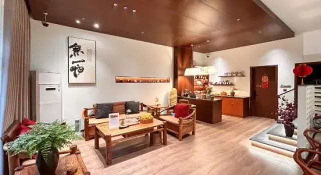 Mangshi Heyi Homestay (Dai Ethnic Ancient Town Golden Pagoda), Buchen Sie Hotel Hotels in Yunnan mit Parkplatz, Parkplätze