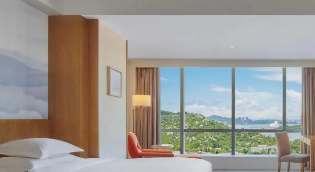 Номер Deluxe Crowne Plaza Zhuhai City Center by IHG